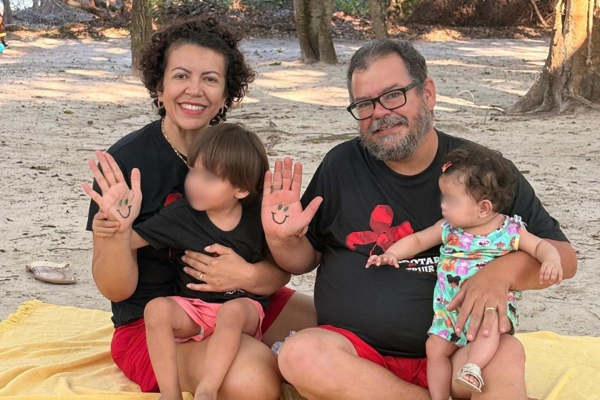 'Foi amor à primeira vista': casal é chamado para conhecer bebê duas horas após entra...
