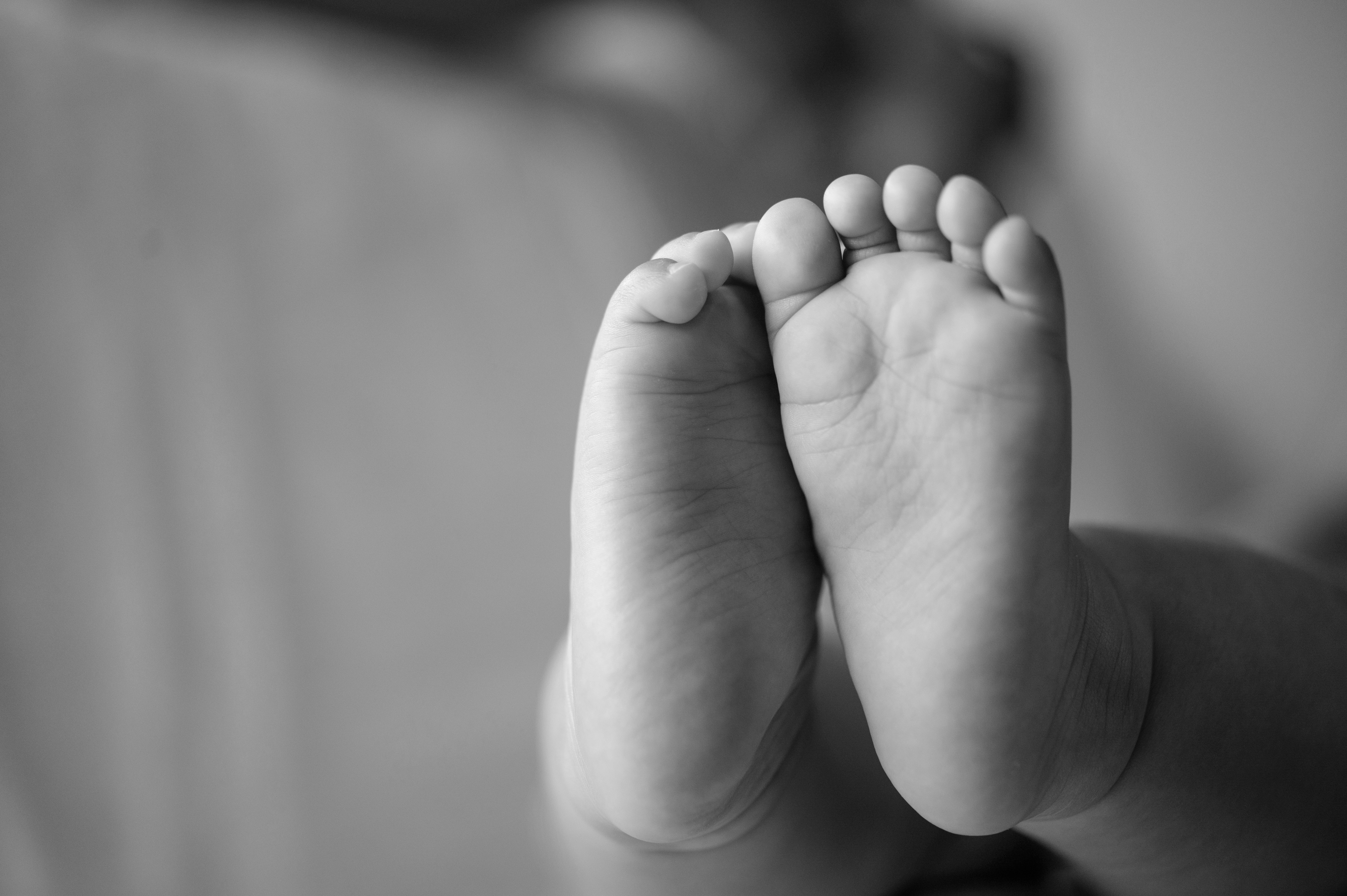 Justiça reconhece dupla maternidade de menina concebida por inseminação caseira em MS