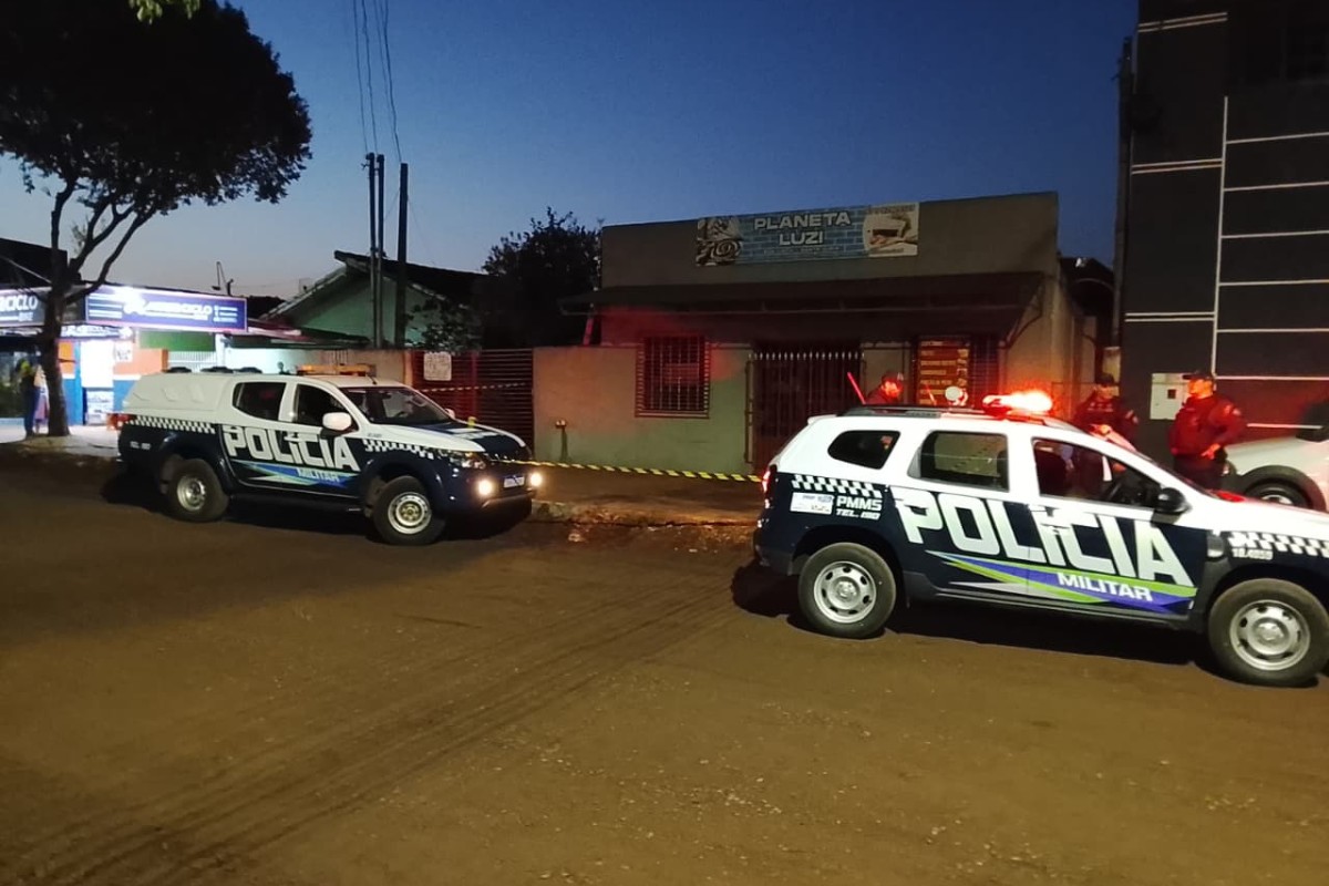 VÍDEO: Suspeito reage à abordagem e acaba baleado após tomar arma de PM
